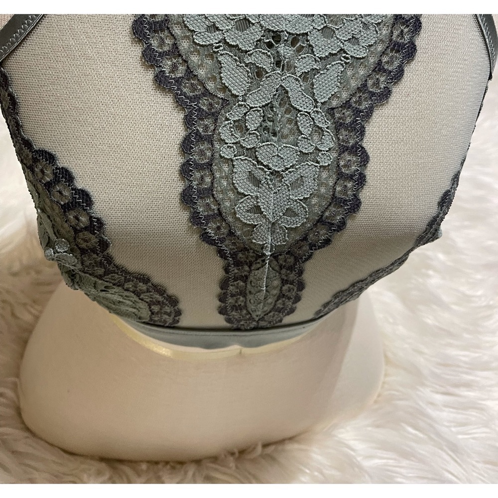 Victoria secret bra size large